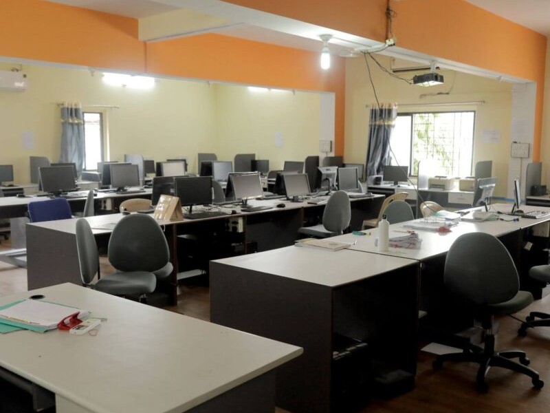 COMPUTER LAB